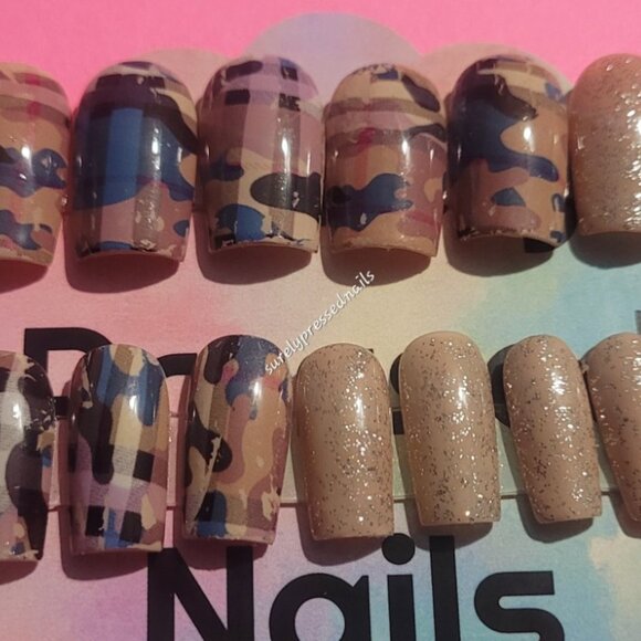 Distressed Beige Shimmmer Camoflage Plaid Short Square Press on Nails - Picture 2 of 2